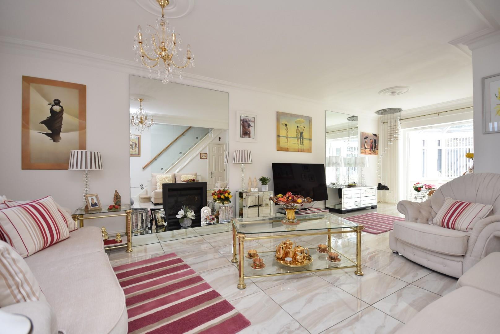 11 The Grange, Baroness Place, Penarth, CF64 3UW